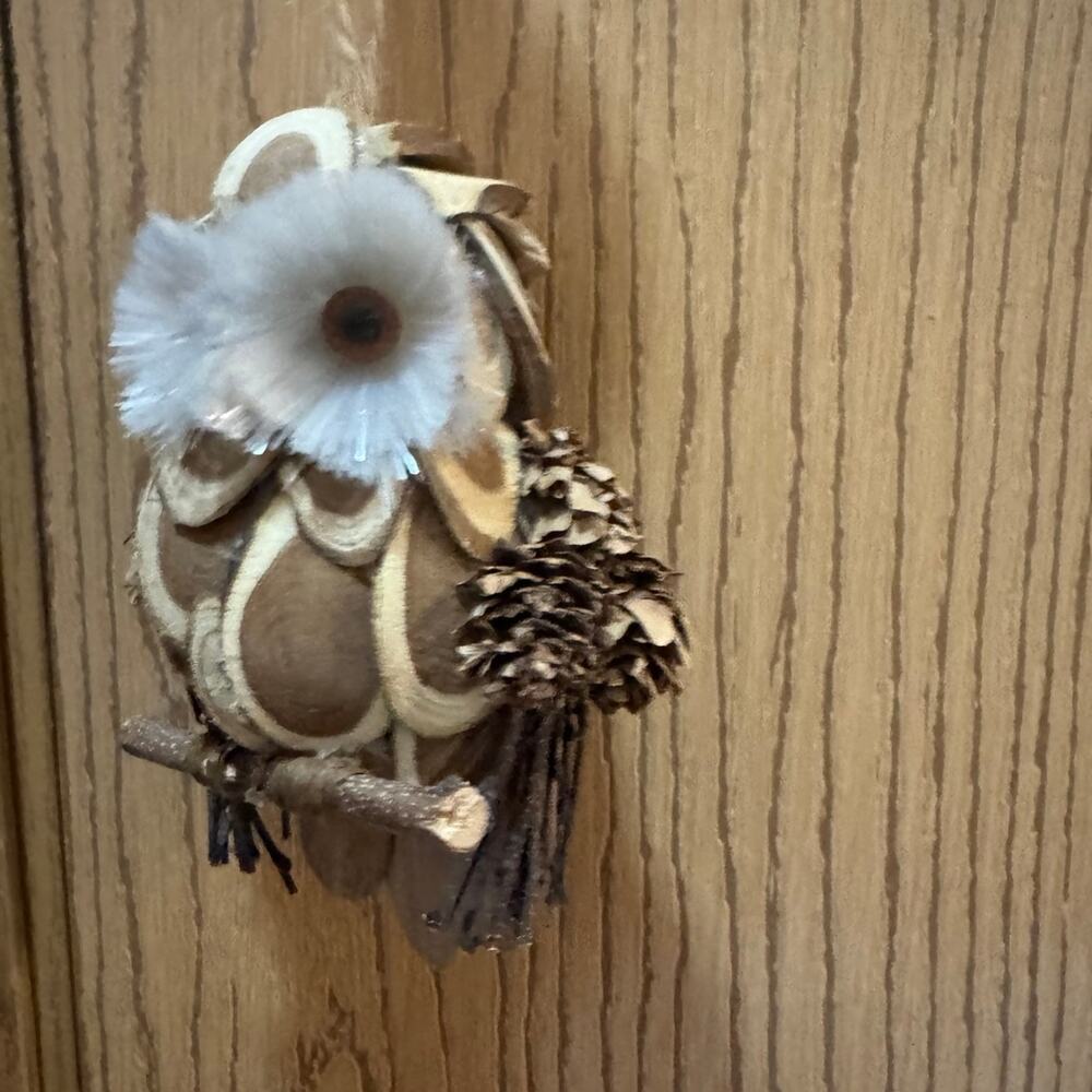 Handmade wooden owl ornament - Picture 4 of 6
